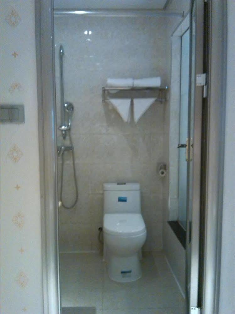 Longwang Business Hotel Liuzhou Dış mekan fotoğraf