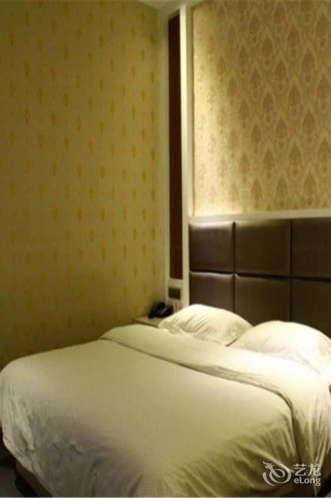 Longwang Business Hotel Liuzhou Dış mekan fotoğraf