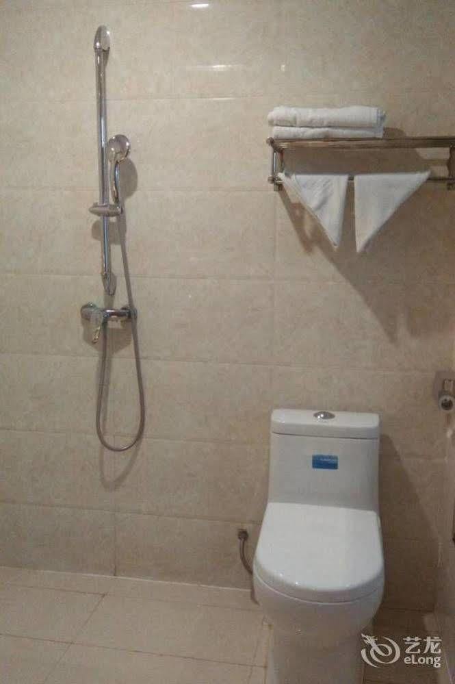 Longwang Business Hotel Liuzhou Dış mekan fotoğraf